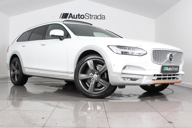 White Used 2018 Volvo V90 CC Ocean Race Estate | £23,949 (Fair price) - Image 1/2