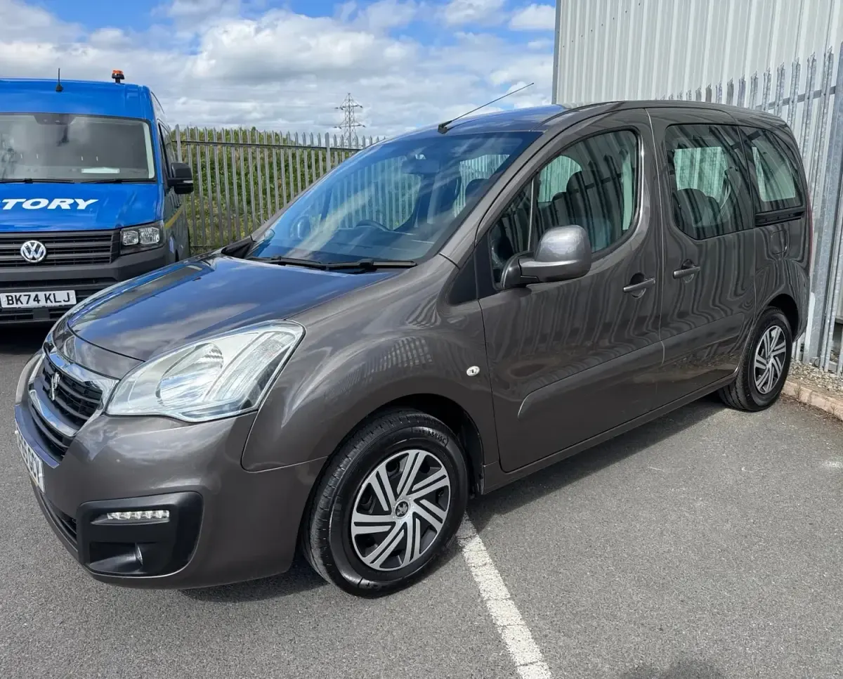 Gebraucht Peugeot Partner Tepee Access 98 PS (72 kW) 2015 Grau Van / Kleinbus