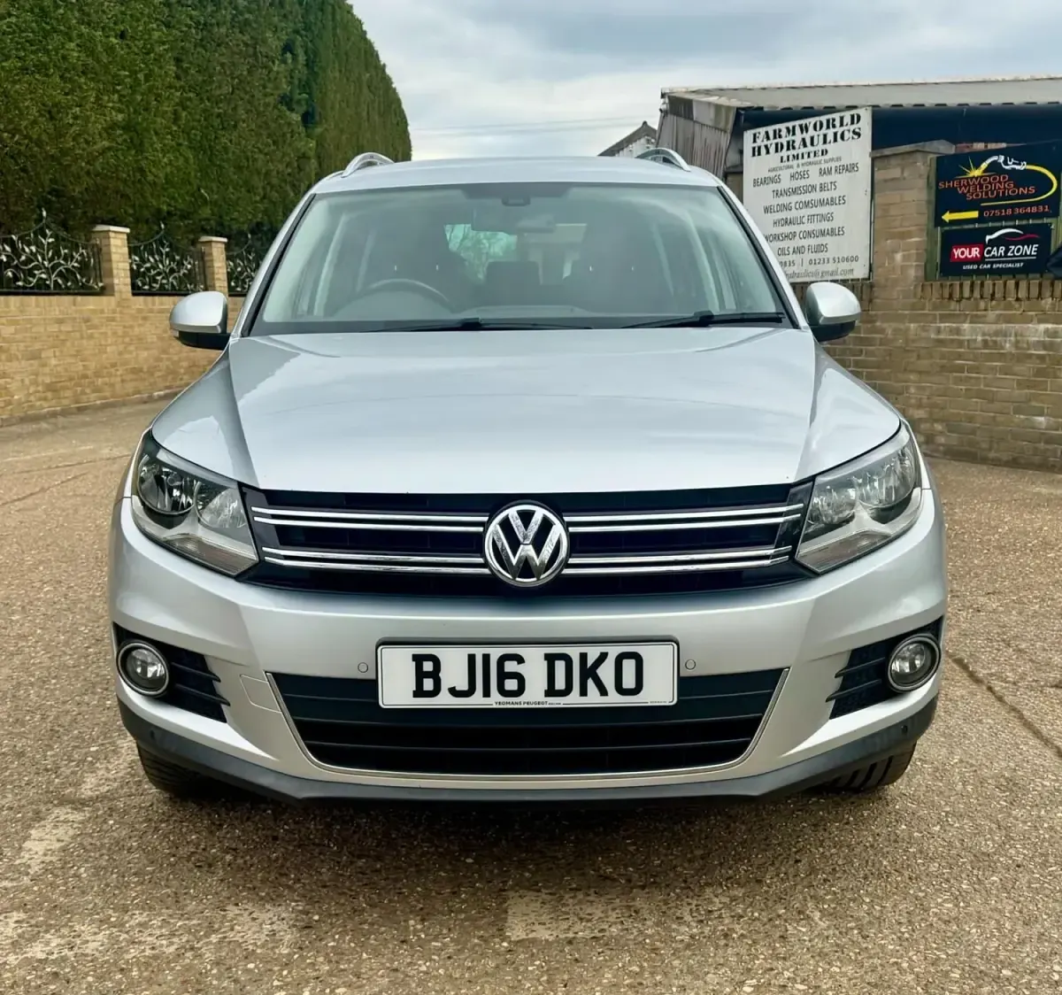Second-hand VW Tiguan Edition 150 CP (110 kW) 2016 Argintiu SUV