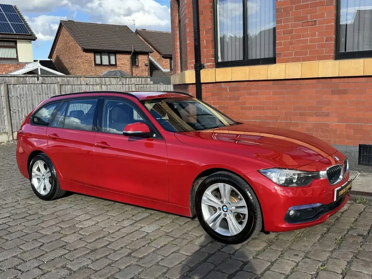Used BMW 320 Sport Line 181 HP (133 kW) 2016 Red Estate