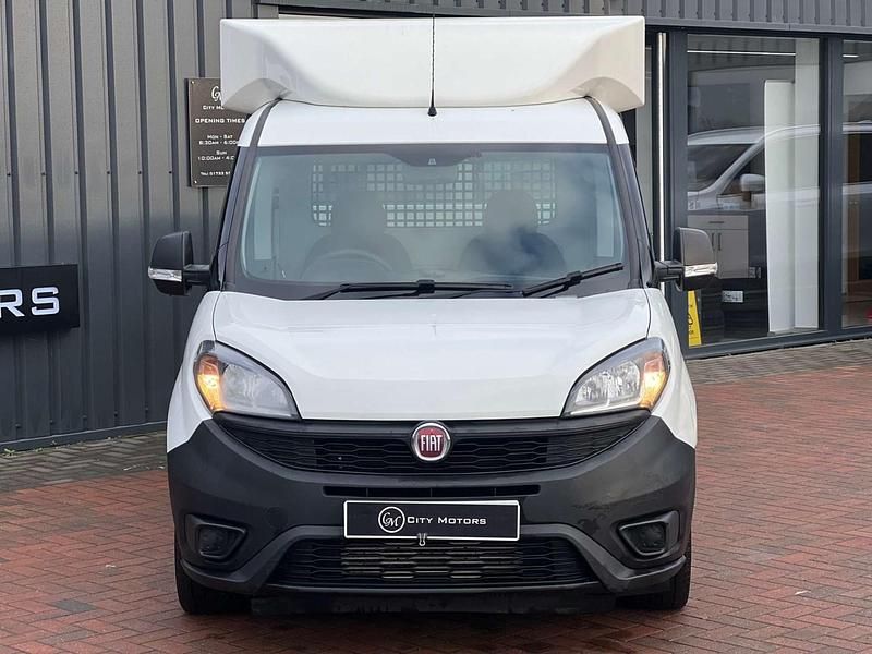 Begagnad Fiat Doblò 2021 Vit Minibuss