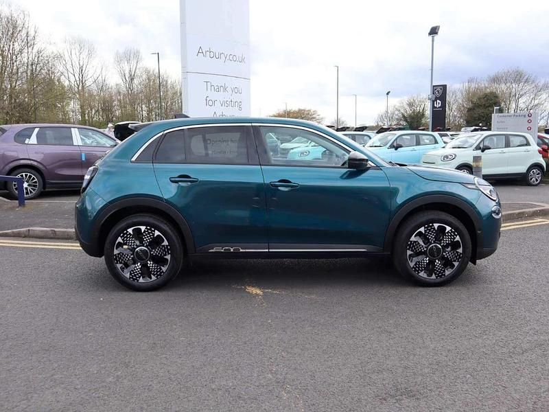 New Fiat 600 La Prima 99 HP (72 kW) 2026 Green SUV