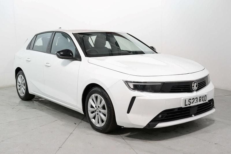 White Used 2023 Vauxhall Astra Design Edition Hatchback | £16,700 (Super price) - Image 1/1