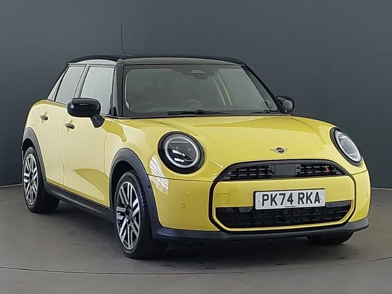 New Mini Cooper Classic 204 HP (150 kW) 2025 Yellow Hatchback