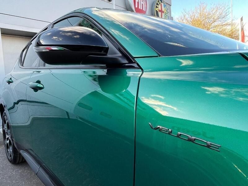 Green New 2025 Alfa Romeo Tonale Veloce SUV | £39,995 (Expensive) - Image 1/4
