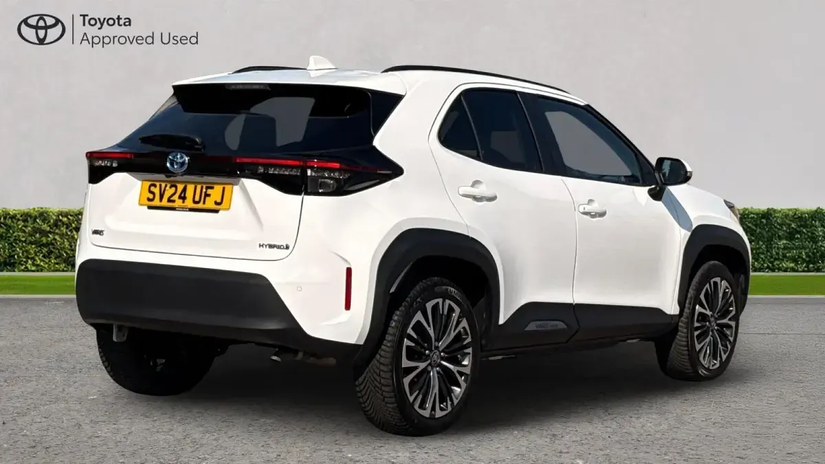 Used Toyota Yaris Cross 116 HP (85 kW) 2024 Pure white SUV