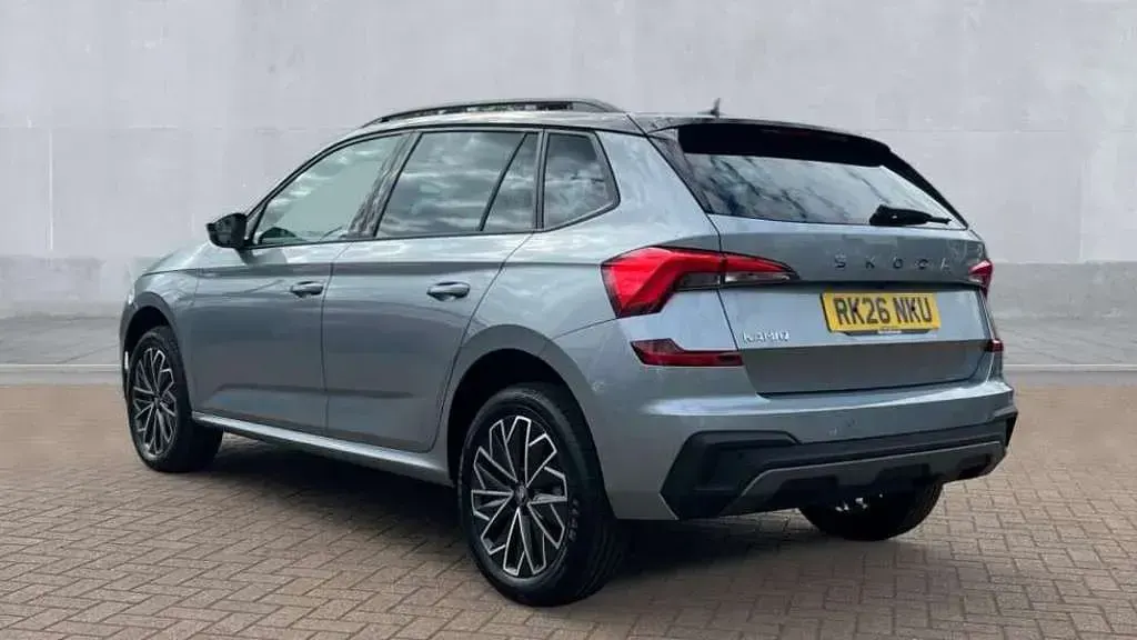 New Skoda Kamiq Design Edition 95 HP (69 kW) 2026 Smokey silver metallic black magic pearl effect SUV
