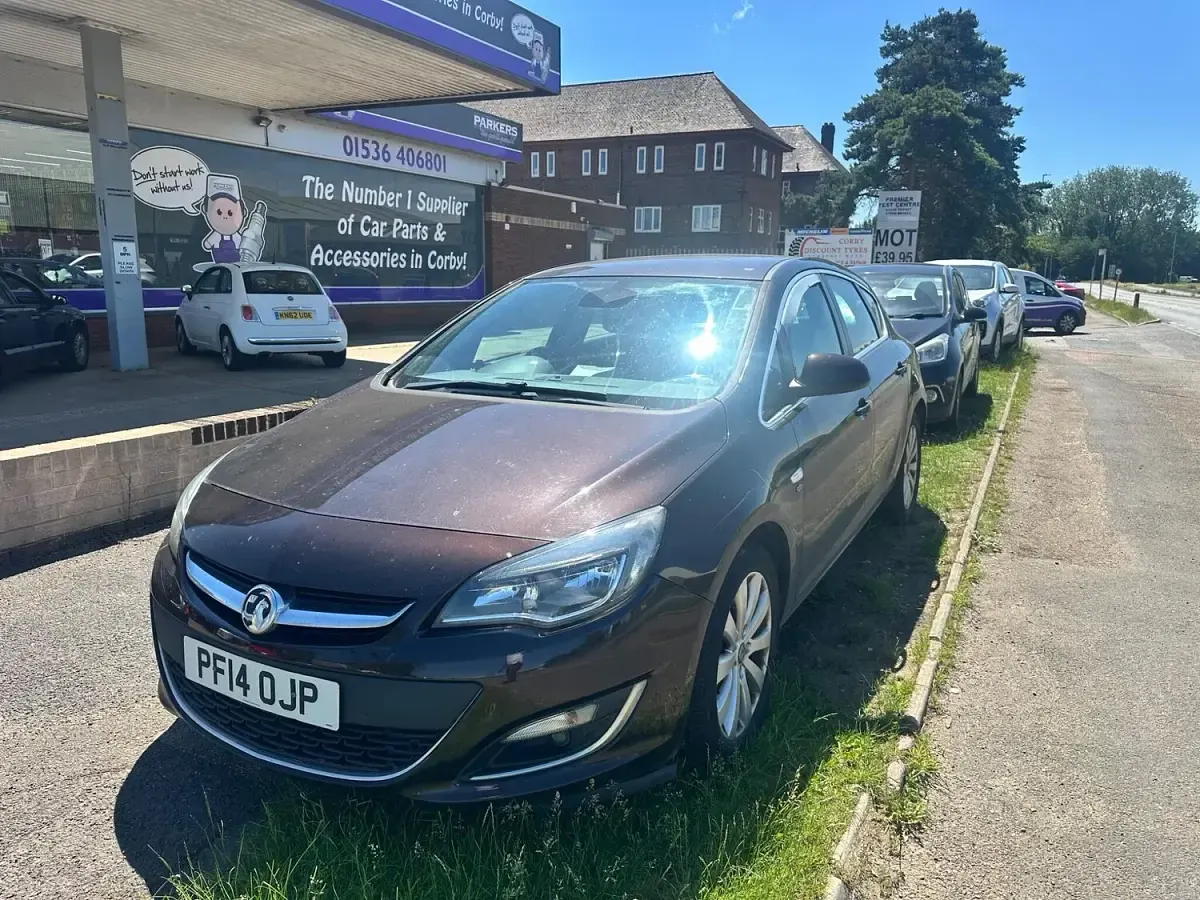 Used Vauxhall Astra Elite 2014 Brown Hatchback