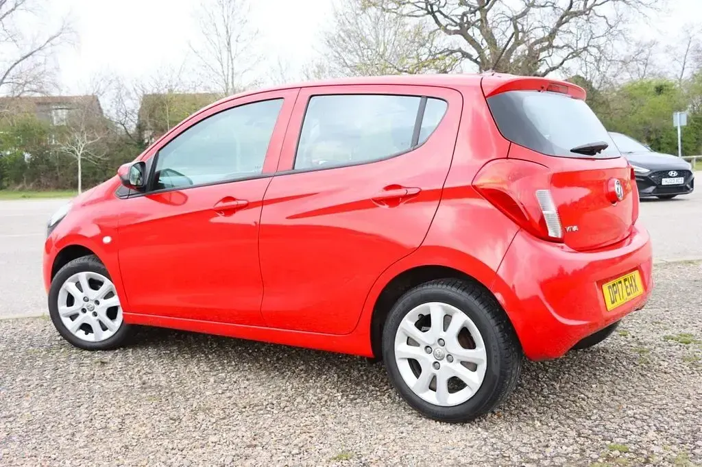 Used Vauxhall Viva 75 HP (55 kW) 2017 Red Hatchback