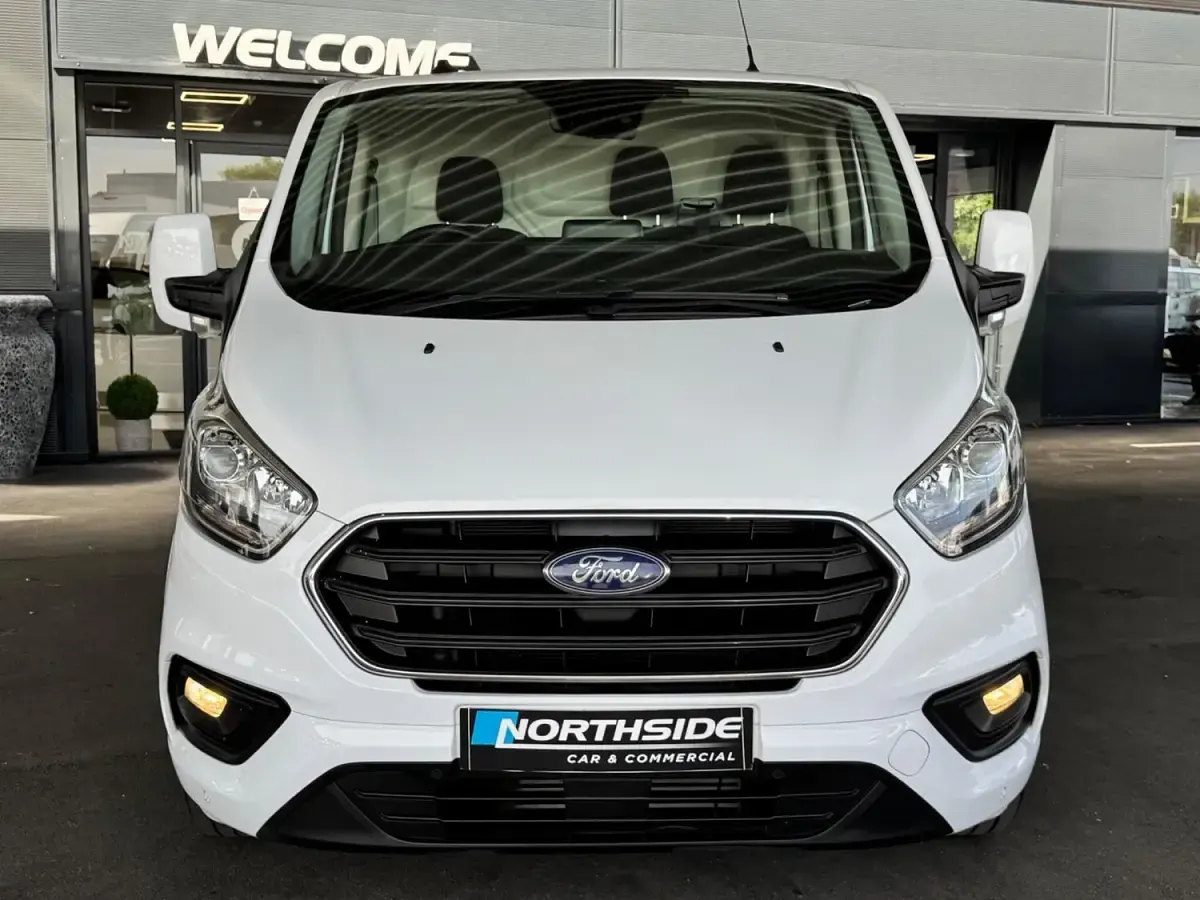 Used Ford Transit Custom Limited 130 HP (95 kW) 2023 White Van