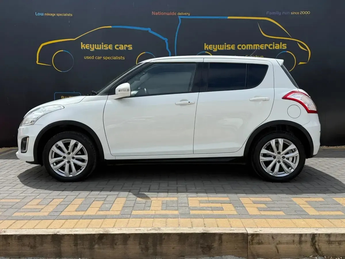 Used Suzuki Swift SZ4 2014 White Hatchback
