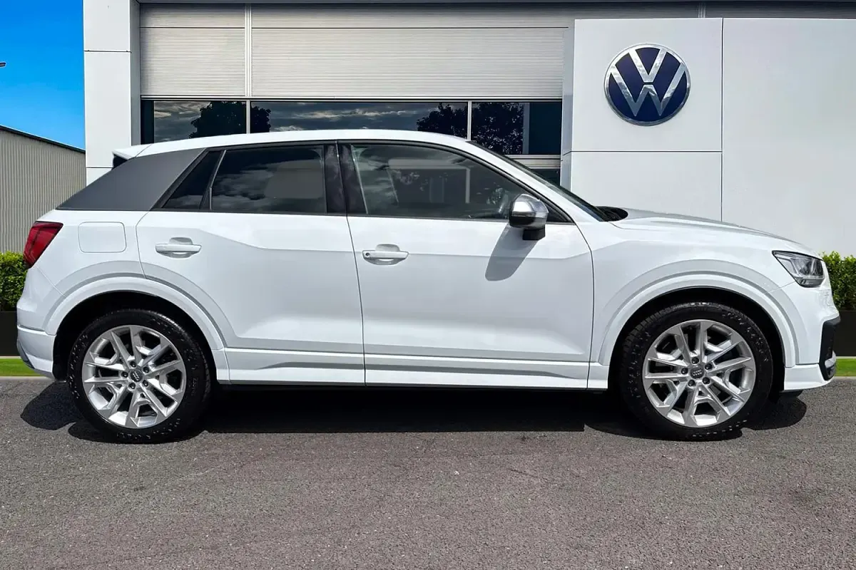 Used Audi SQ2 Design 300 HP (220 kW) 2019 White SUV