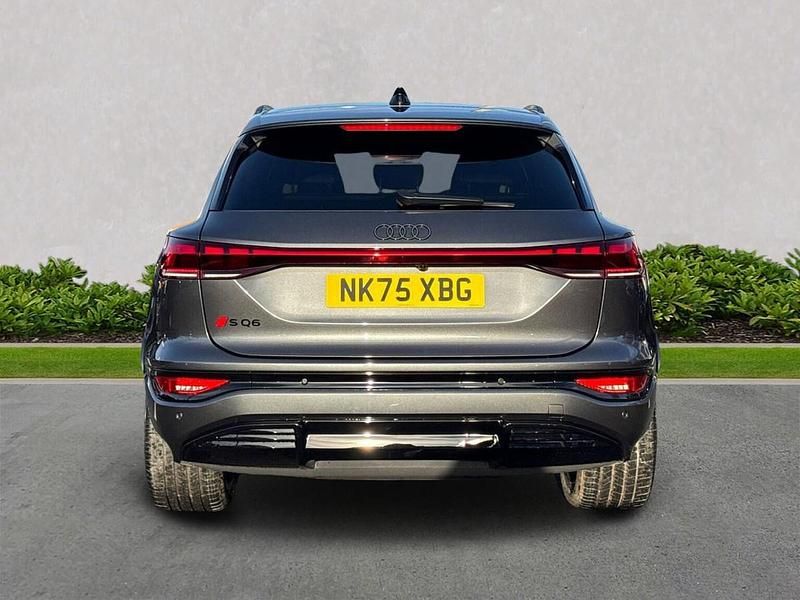 New Audi e-tron Business 359 kW (489 HP) 2026 Grey SUV