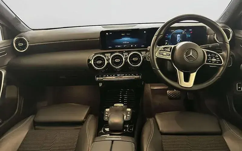 Gebraucht Mercedes A180 Executive 136 PS (100 kW) 2021 Grau Limousine
