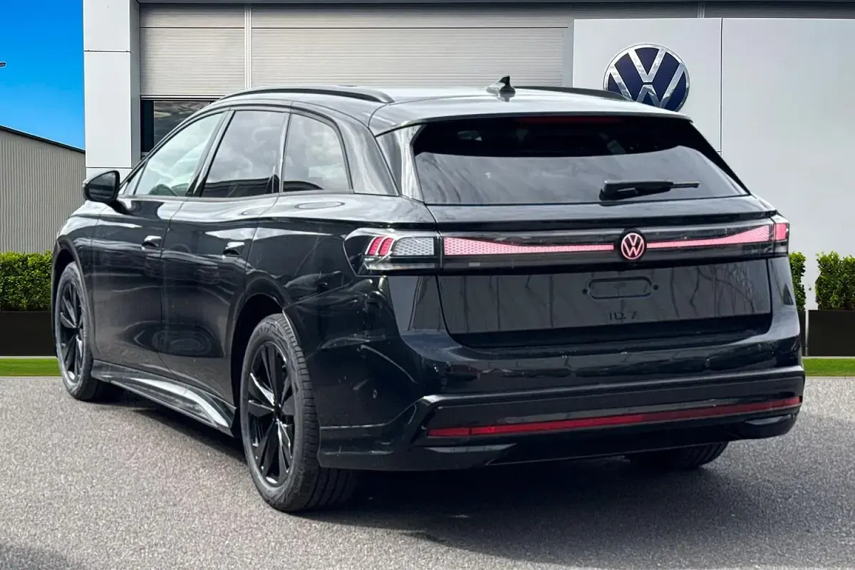 New VW ID.7 Pro 210 kW (286 HP) 2026 Black Estate