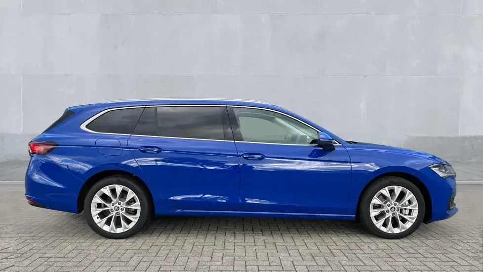 Used Skoda Superb SE L 204 HP (150 kW) 2025 Energy blue