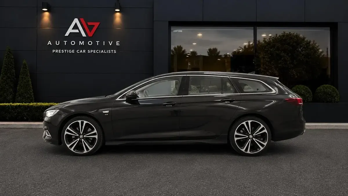 Used Vauxhall Insignia SRi 170 HP (125 kW) 2018 Black Estate