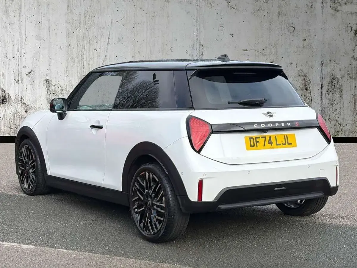 Usado Mini Cooper Exclusive 2024 Branco Citadino