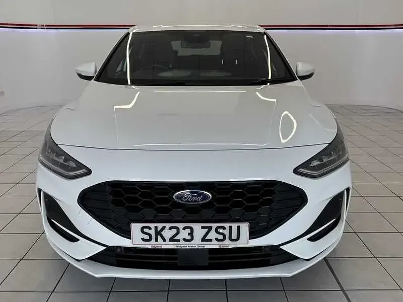 Used Ford Focus ST-Line 2023 White Hatchback