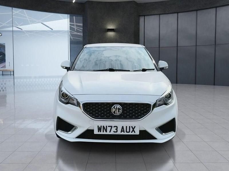 Used MG MG3 Exclusive 106 HP (77 kW) 2023 White Hatchback