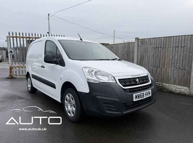 White Used 2018 Peugeot Partner MPV | £5,895 (Super price) - Image 1/4