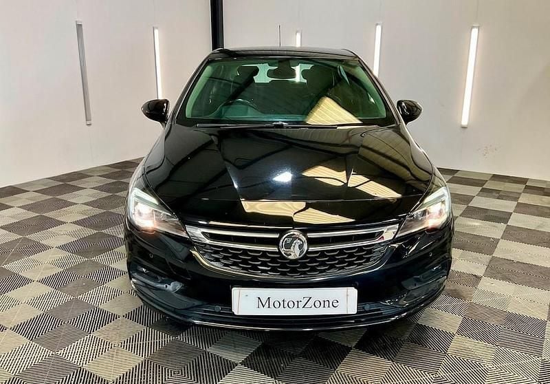 Second-hand Vauxhall Astra Elite 2016 Negru Hatchback