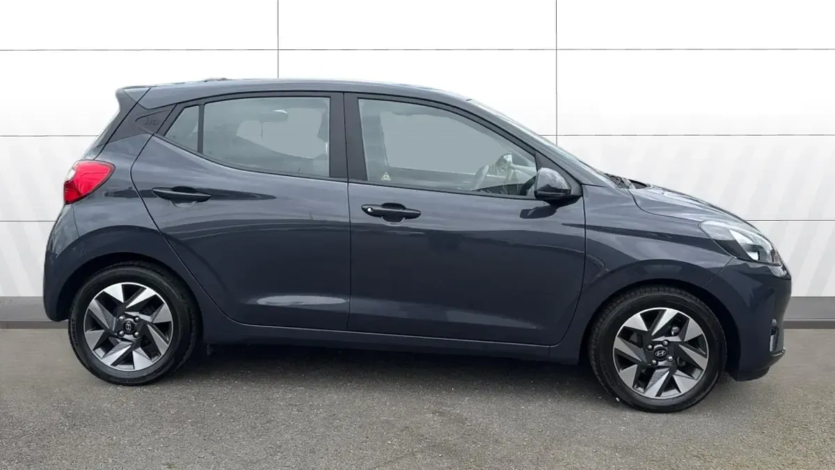 Used Hyundai i10 Advanced 63 HP (46 kW) 2025 Grey Hatchback