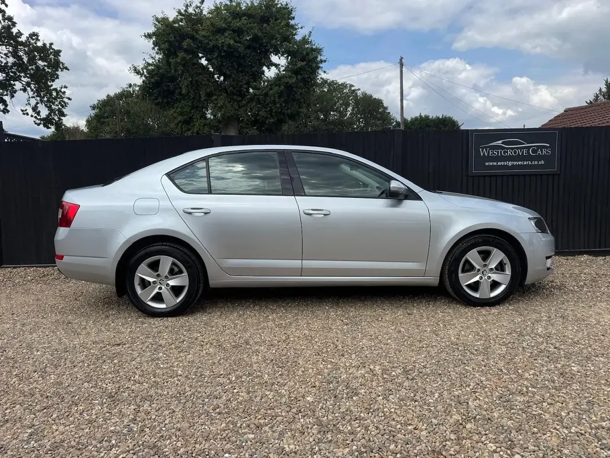 Used Skoda Octavia SE 150 HP (110 kW) 2016 Silver Estate