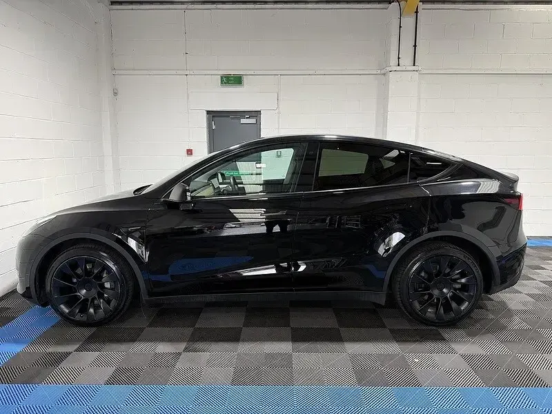 Used Tesla Model Y Long Range AWD 378 kW (514 HP) 2022 Black SUV