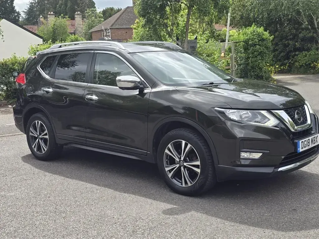 Used Nissan X-Trail N-Connecta 130 HP (95 kW) 2018 Green SUV