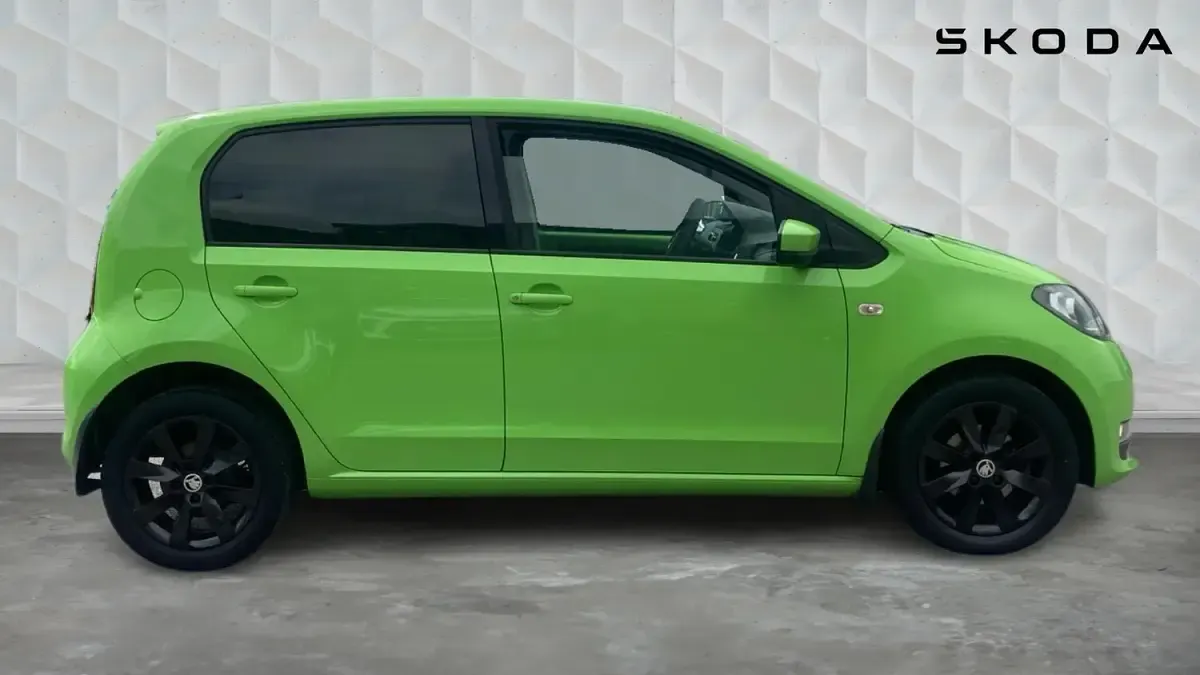 Used Skoda Citigo Colour Edition 60 HP (44 kW) 2018 Kiwi green Hatchback