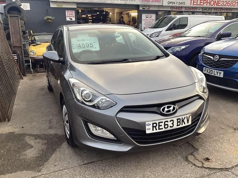 Used Hyundai i30 Classic 100 HP (73 kW) 2013 Grey Hatchback