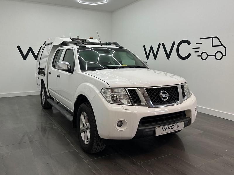 White Used 2014 Nissan Navara Tekna Pickup | £8,995 (Super price) - Image 1/4