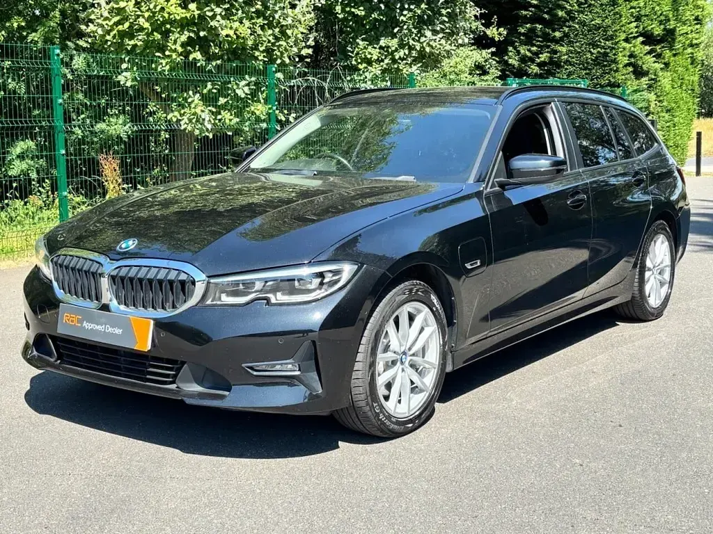 Used BMW 330e Comfort Edition 292 HP (214 kW) 2022 Black Estate