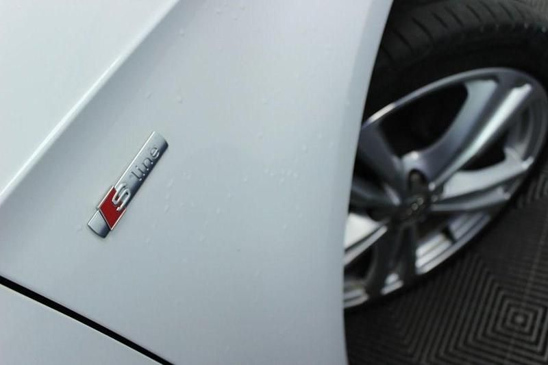 Used Audi A3 Sportback S-Line 116 HP (85 kW) 2019 White Hatchback