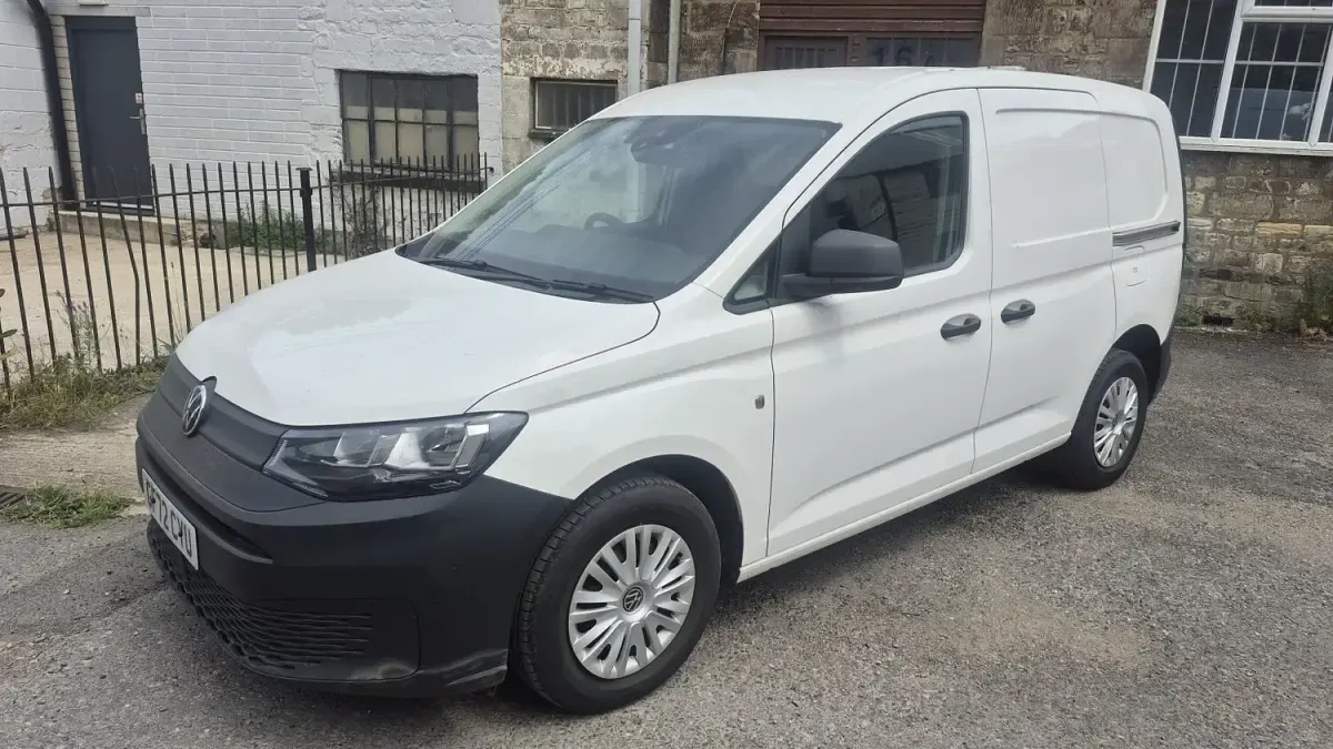 Used VW Caddy 102 HP (75 kW) 2022 White MPV