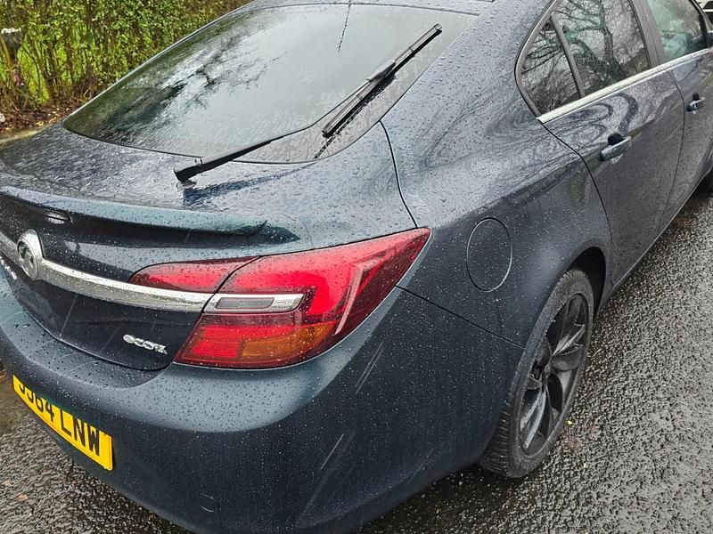 Used Vauxhall Insignia SRi 140 HP (102 kW) 2014 Green Hatchback