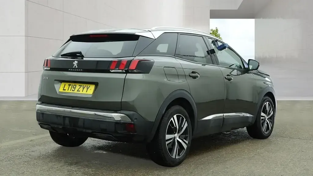 Used Peugeot 3008 Allure 130 HP (95 kW) 2019 Grey SUV