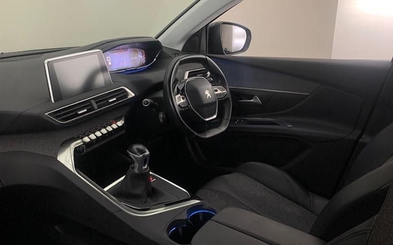 Used Peugeot 5008 Allure 131 HP (96 kW) 2019 Black SUV