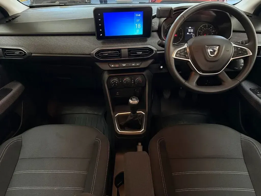 Used Dacia Sandero Comfort 90 HP (66 kW) 2021 Red Hatchback