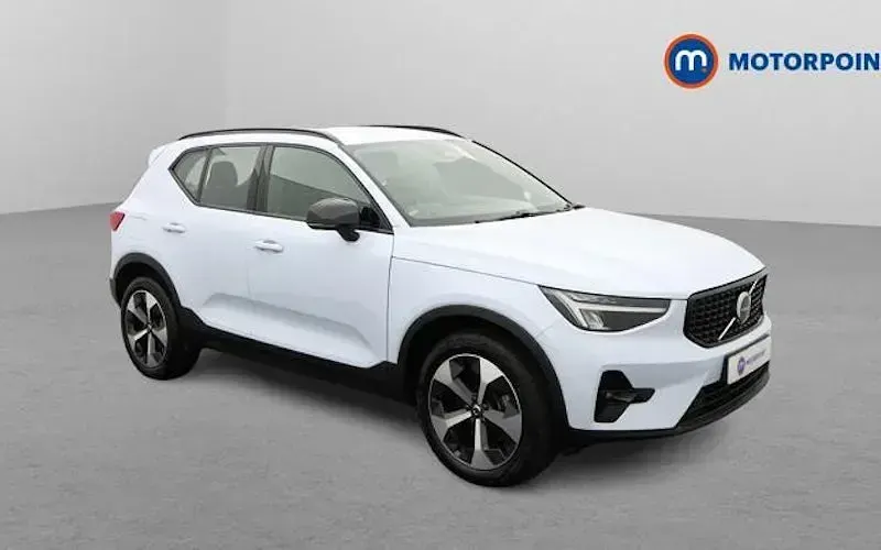Usado Volvo XC40 Plus 163 HP (119 kW) 2026 SUV