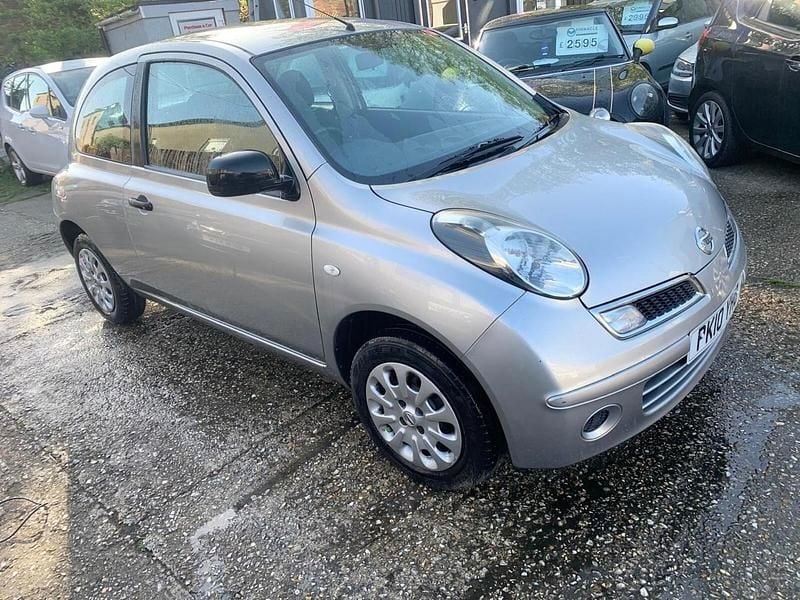 Begagnad Nissan Micra Visia 2010 Silver Halvkombi