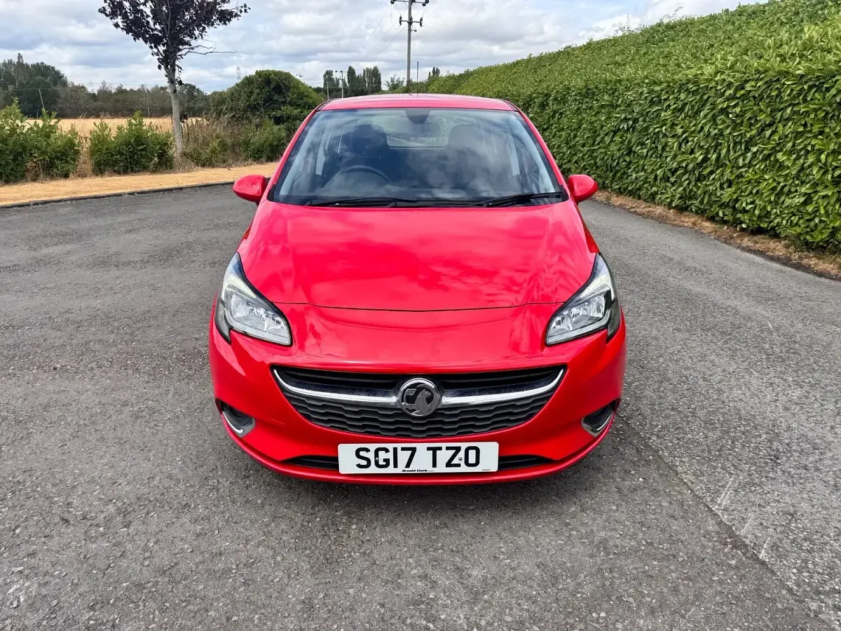 Used Vauxhall Corsa SRi 75 HP (55 kW) 2017 Red Hatchback
