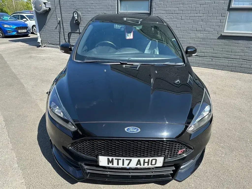 Used Ford Focus ST 185 HP (136 kW) 2017 Black Hatchback