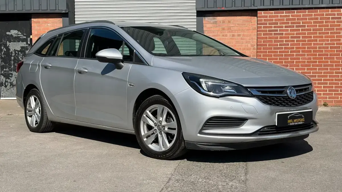 Usado Vauxhall Astra Design Edition 2018 Prateado Carrinha