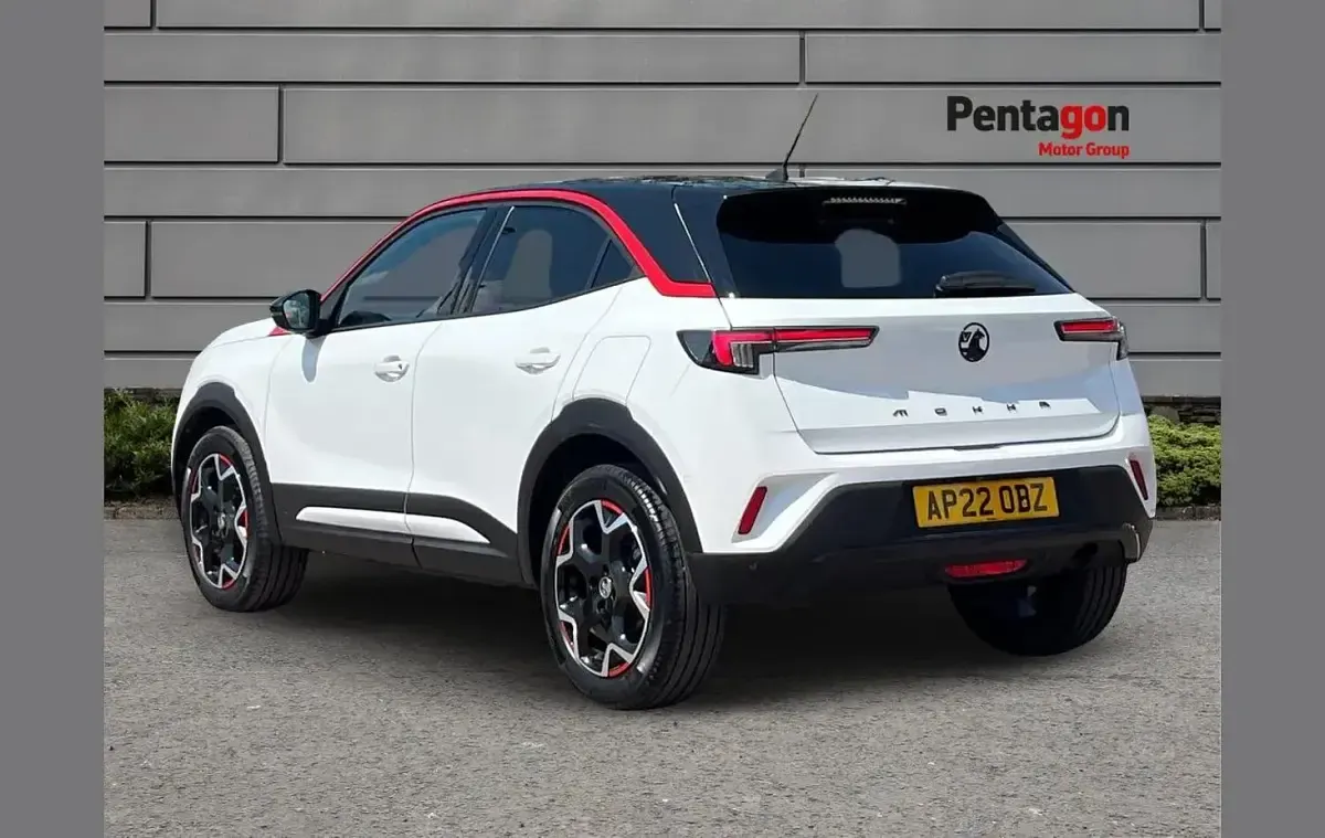 Used Vauxhall Mokka SRi 99 HP (72 kW) 2022 White SUV