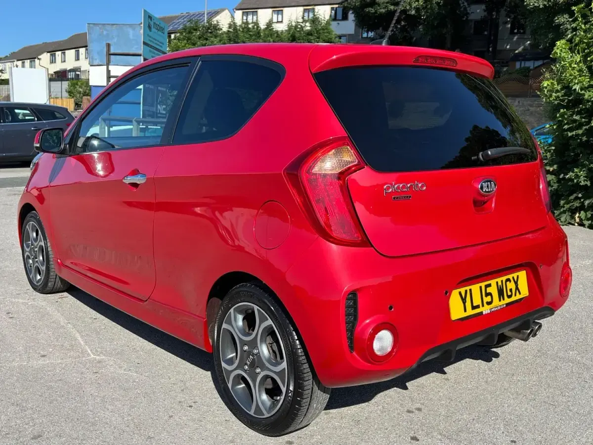 Used Kia Picanto 85 HP (62 kW) 2015 Red Hatchback