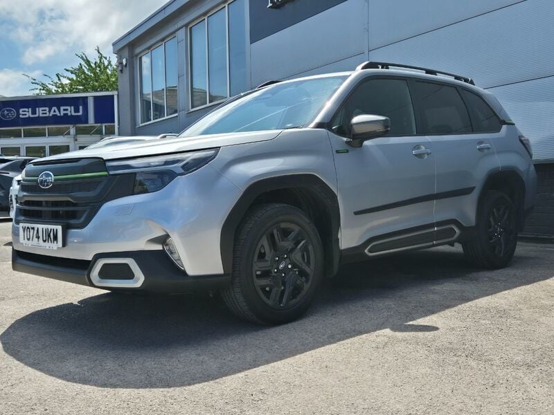 Begagnad Subaru Forester 2025 Silver SUV