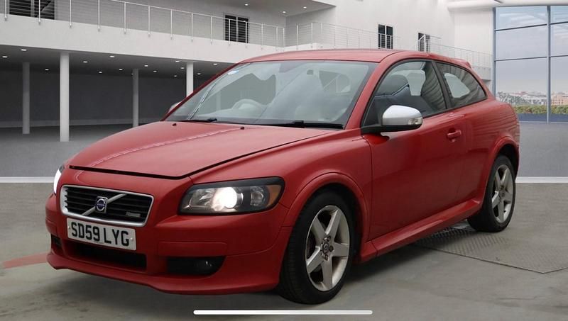Used Volvo C30 R-Design 100 HP (73 kW) 2009 Red Hatchback