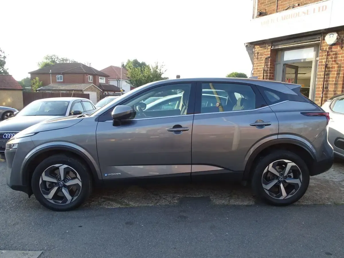 Used Nissan Qashqai Acenta Premium 190 HP (139 kW) 2023 Grey SUV